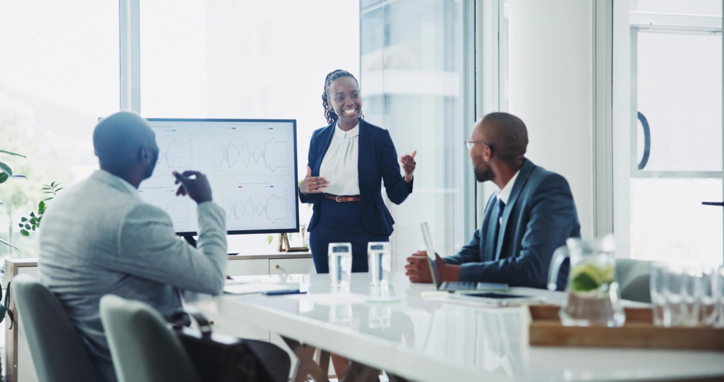 Configuración profesional de herramientas SEO mostrando análisis de datos y estrategias de optimización